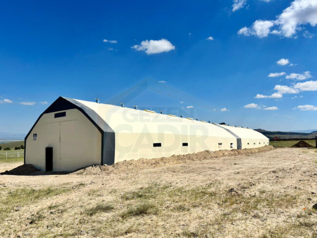 Kayseri’de kurduğumuz 10×70 m hayvan çadırı Kayseri’de kurduğumuz 10x70 m hayvan çadırı