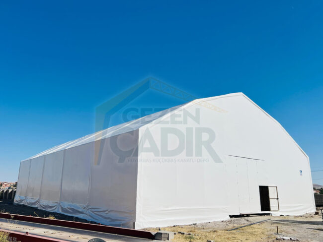 Nevşehir’de kurduğumuz 20x30 m depo çadırı